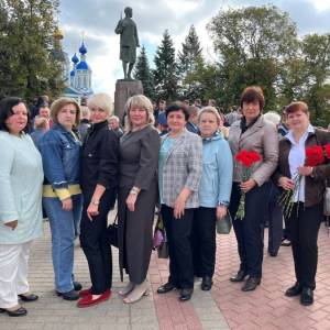 Торжественный митинг, посвященный 100-летию со дня рождения Зои Космодемьянской