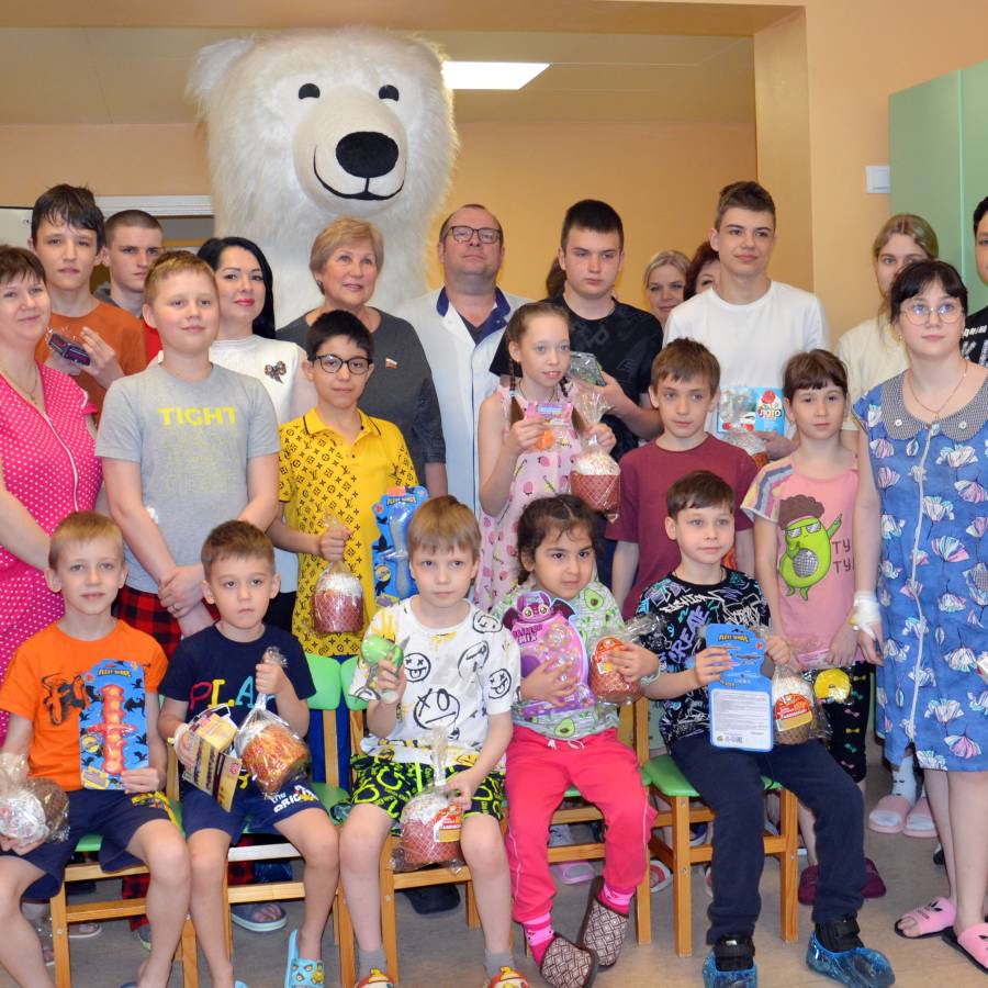 Российский детский фонд поздравил пациентов ТОДКБ со светлым праздником Пасхи